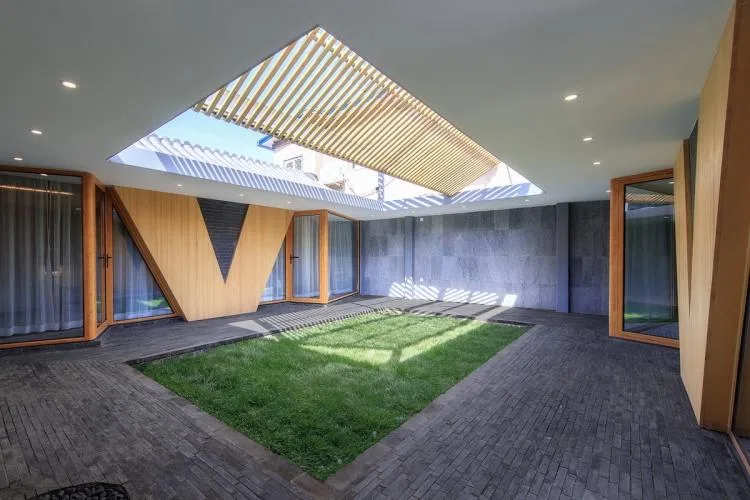 BIM建筑|「 雀 折 」一种胡同儿院落的场地再生 / 戏构建筑设计工作室