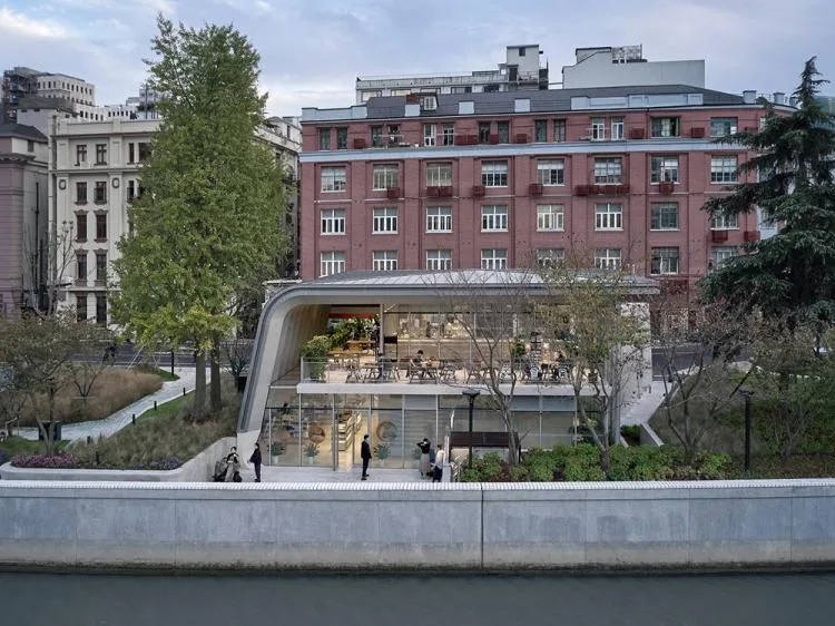 BIM建筑|上海苏州河中石化加油站改造 / 同济原作设计工作室