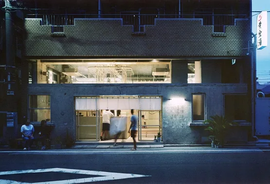 BIM建筑|“计划建筑”用瓷砖和冈田石翻新传统浴室