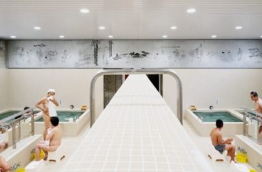 BIM建筑|“计划建筑”用瓷砖和冈田石翻新传统浴室-BIM建筑网