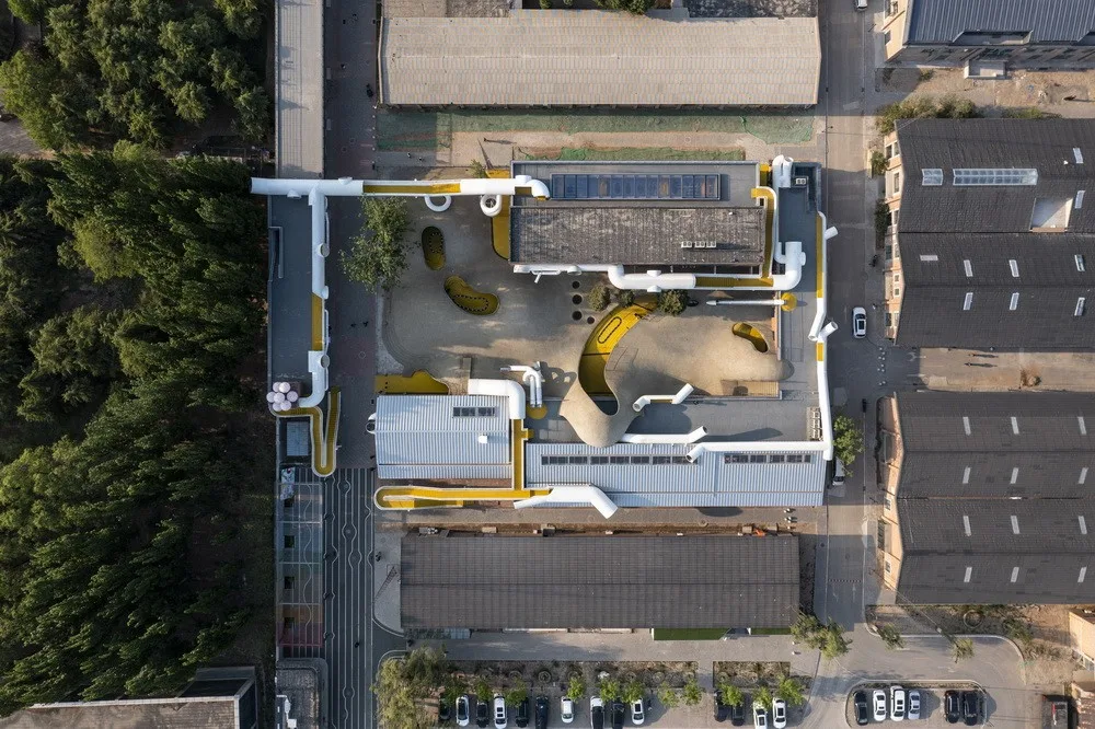 BIM建筑|山丘屋面和管道滑梯：The Playscape儿童成长中心/waa未觉建筑