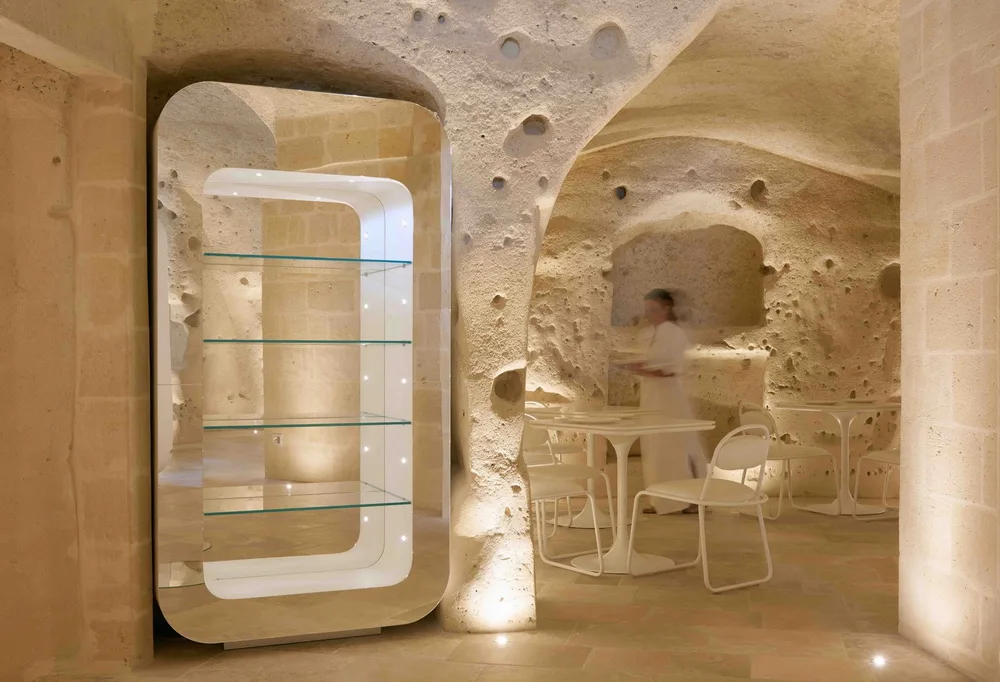 BIM建筑|Aquatio 洞穴酒店与水疗中心 / Simone Micheli