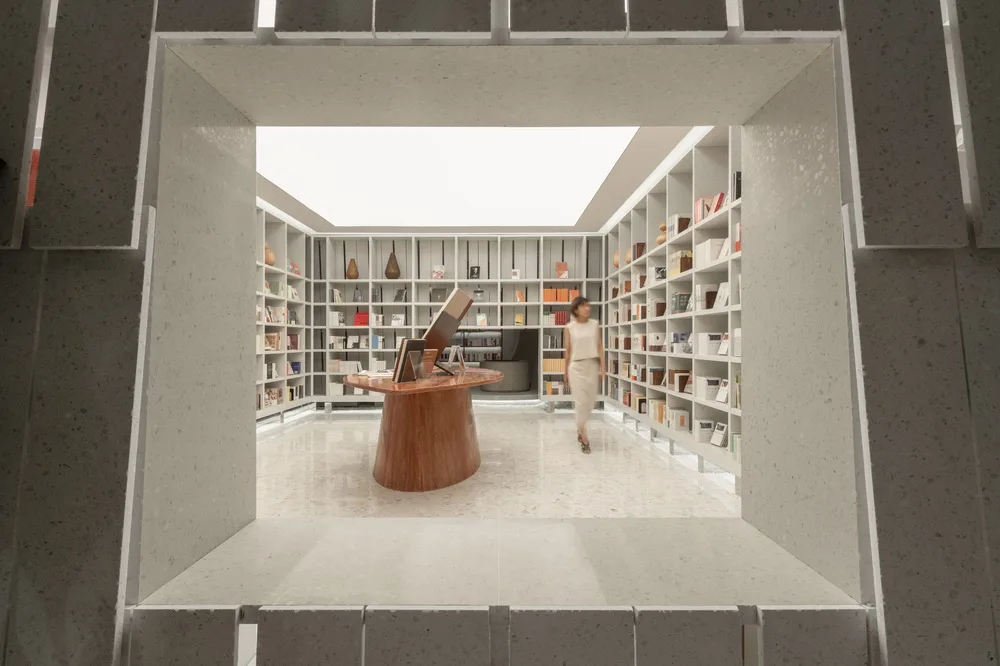 BIM建筑|将大酉山和小酉山藏于让努维尔的红色街道中/Wutopia Lab·俞挺