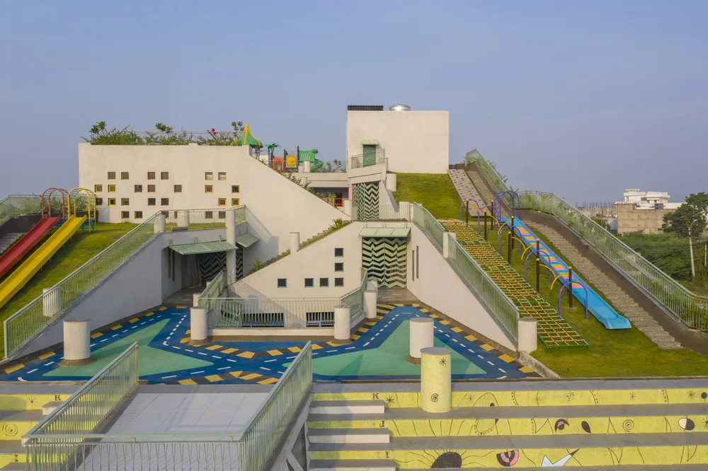 BIM建筑|灵感来源于动画片里的三角奶酪！/SferaBlu Architects