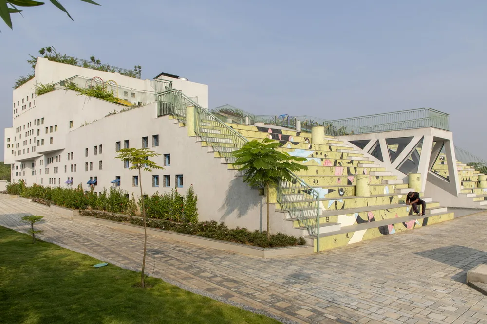 BIM建筑|灵感来源于动画片里的三角奶酪！/SferaBlu Architects