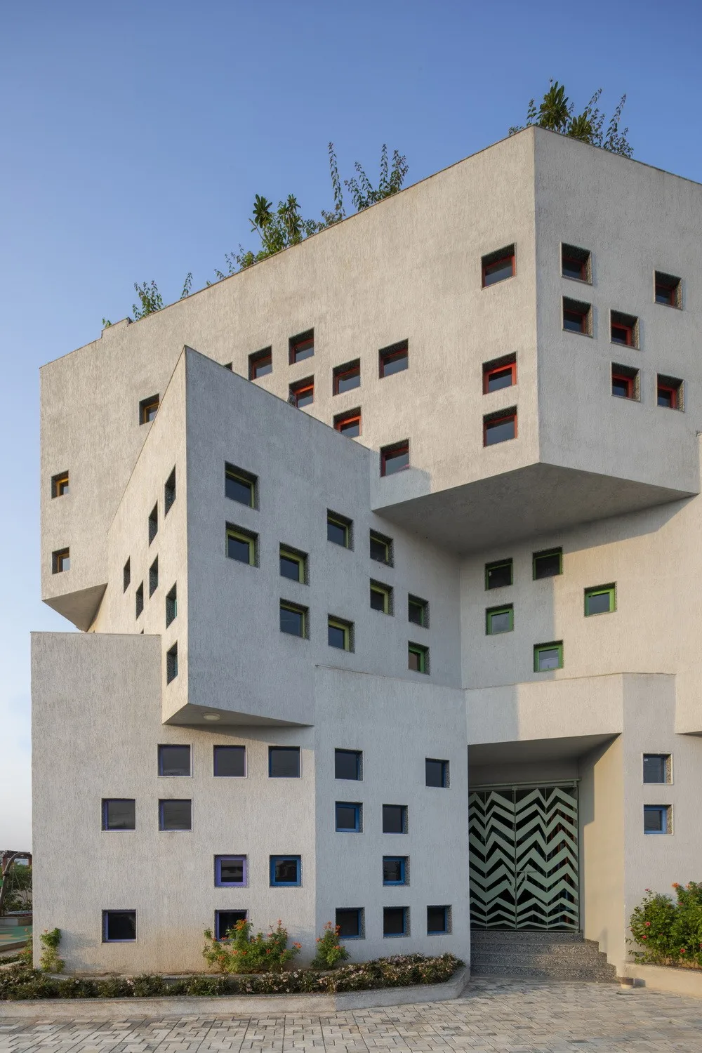BIM建筑|灵感来源于动画片里的三角奶酪！/SferaBlu Architects