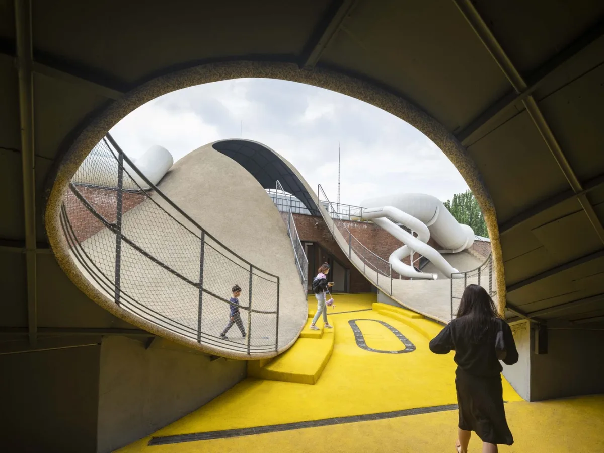 BIM建筑|山丘屋面和管道滑梯：The Playscape儿童成长中心/waa未觉建筑