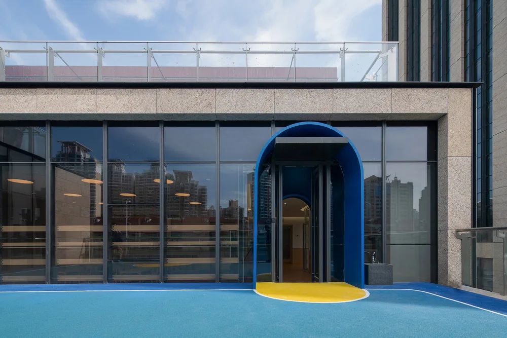 BIM建筑|极具分寸感的幼儿园空间：墨伊教育中心 / TOPOS DESIGN