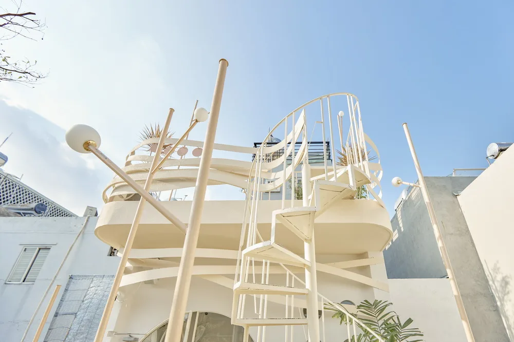 BIM建筑|越南鸟巢咖啡店/ Red5studio+Ben Decor