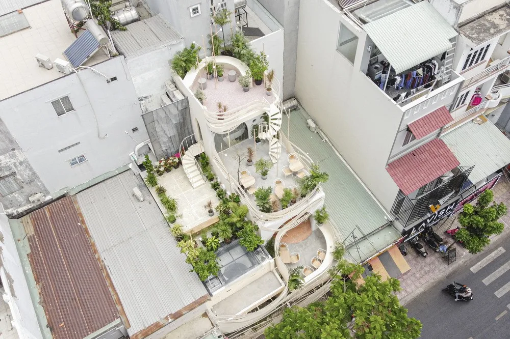 BIM建筑|越南鸟巢咖啡店/ Red5studio+Ben Decor