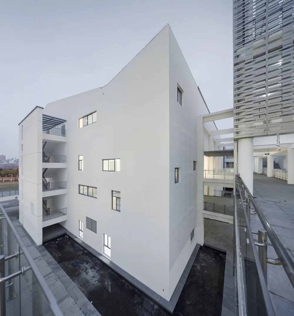 BIM建筑|重构“江南书院”：苏州高新区第四中学/中衡设计