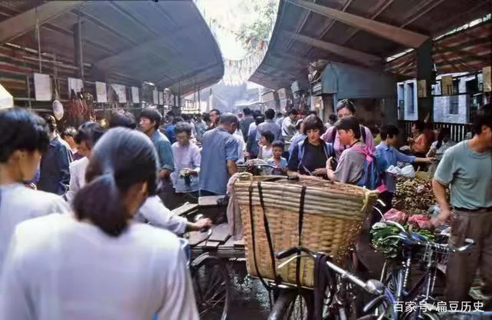 BIM建筑|彩色，诗意的日常：广州东山肉菜市场改造/奥默默工作室