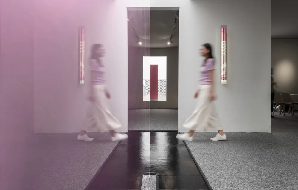BIM建筑|将至上主义绘画转译成三维空间：层岩叠影展厅/朴居设计研究室
