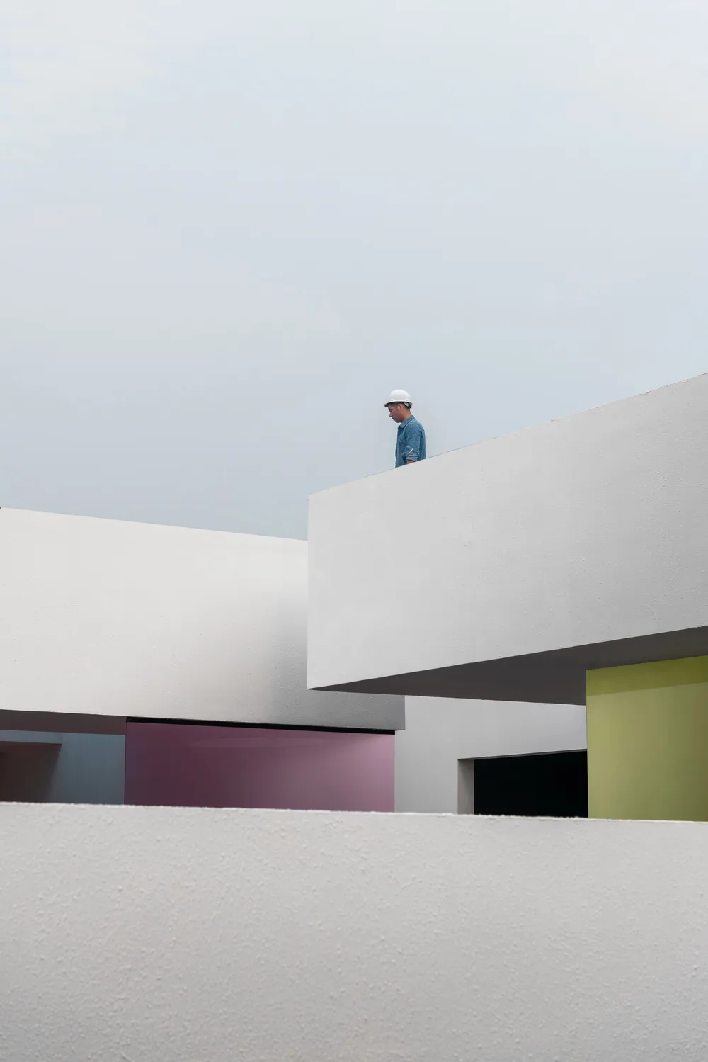 BIM建筑|将至上主义绘画转译成三维空间：层岩叠影展厅/朴居设计研究室