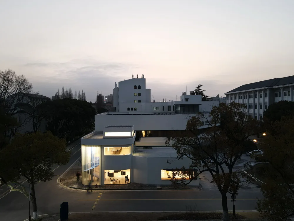 BIM建筑|华东理工大学陇上书店建筑更新—光与记忆的场所重塑/畎亩建筑