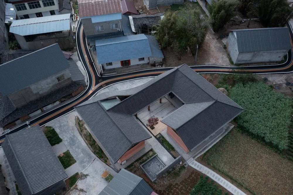 BIM建筑|成都金堂圆觉寺村村民中心 / 在行建筑