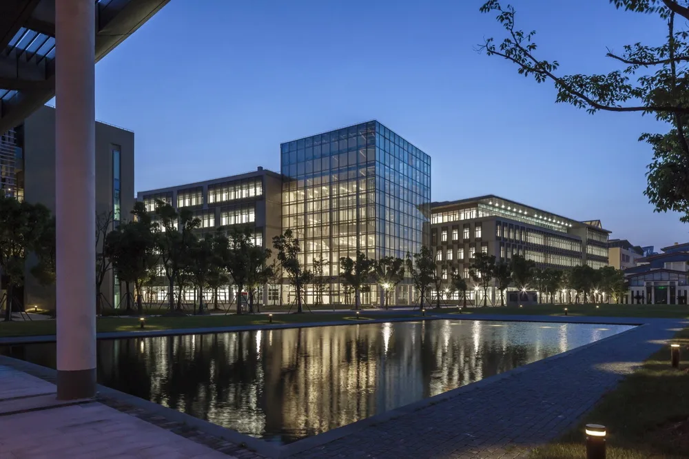BIM建筑|上海科技大学 / Moore Ruble Yudell