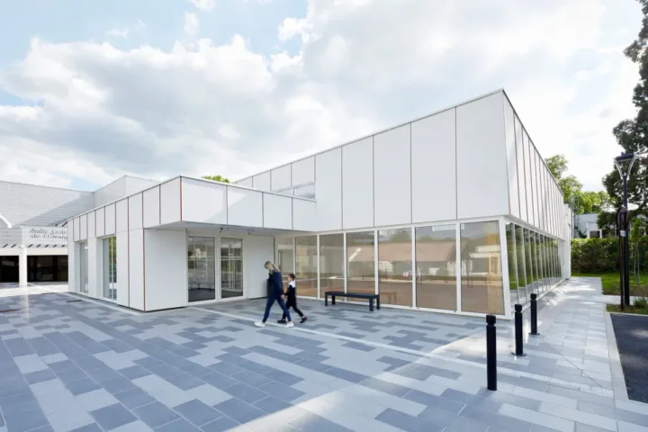 BIM建筑|法国第一座大麻混凝土砌块体育馆/Lemoal Lemoal Architectes