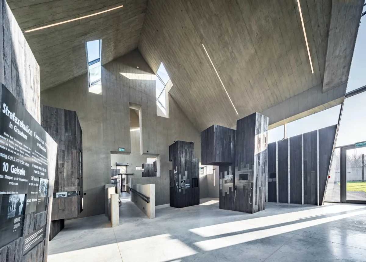 BIM建筑|波兰殉难者陵墓 / Nizio Design International