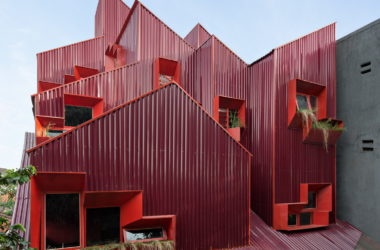 BIM建筑|\'逐步堆叠‘ 红区寄宿公寓 / Ismail Solehudin Architecture-BIM建筑网