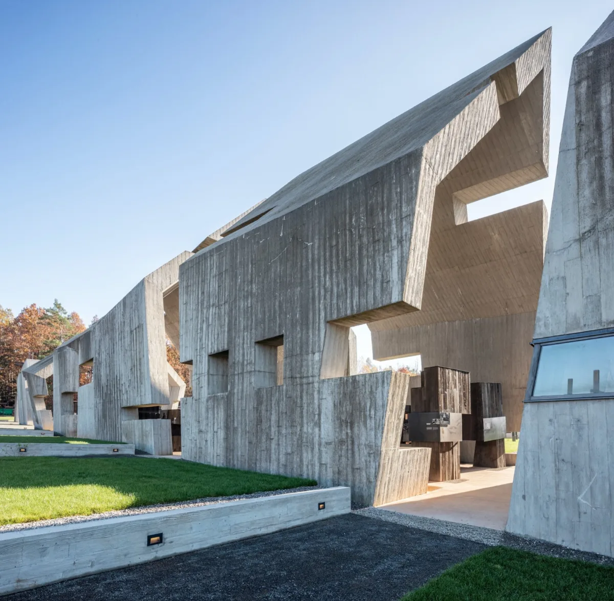 BIM建筑|波兰殉难者陵墓 / Nizio Design International