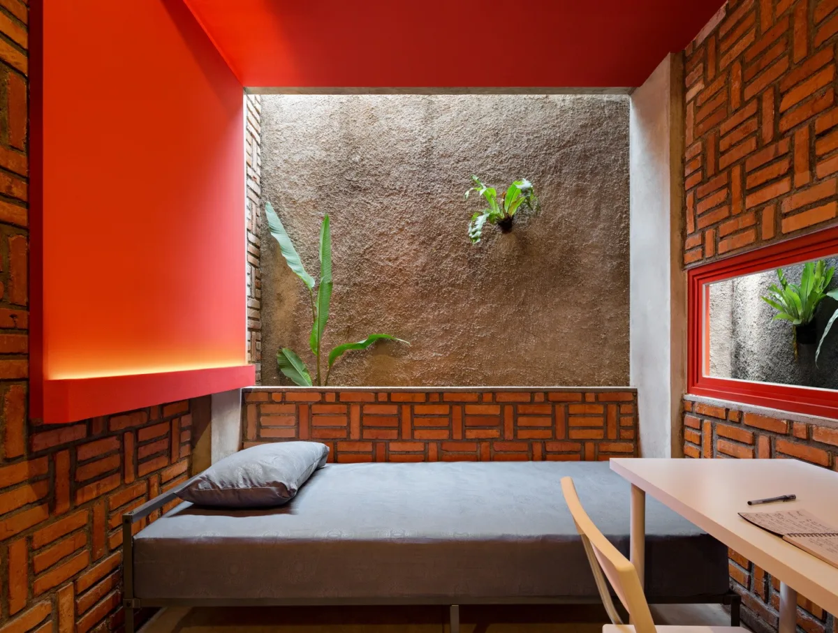 BIM建筑|'逐步堆叠‘ 红区寄宿公寓 / Ismail Solehudin Architecture