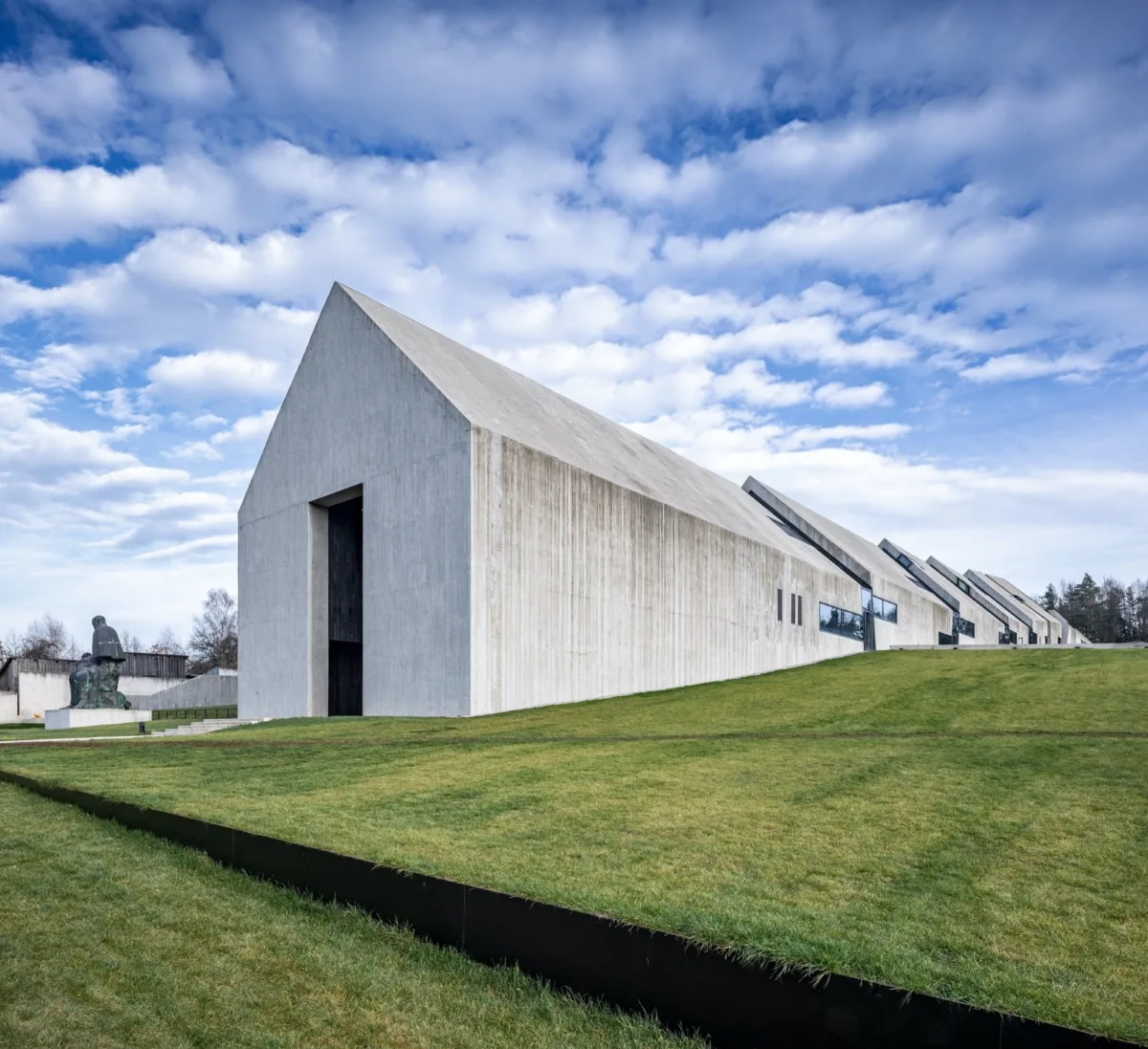 BIM建筑|波兰殉难者陵墓 / Nizio Design International