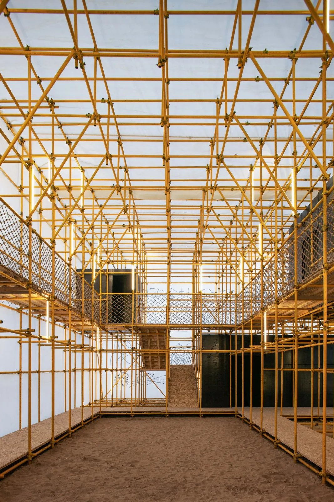 BIM建筑|晃神儿空间—阿那亚戏剧节“候鸟300”海滩临时美术馆/合木建筑工作室