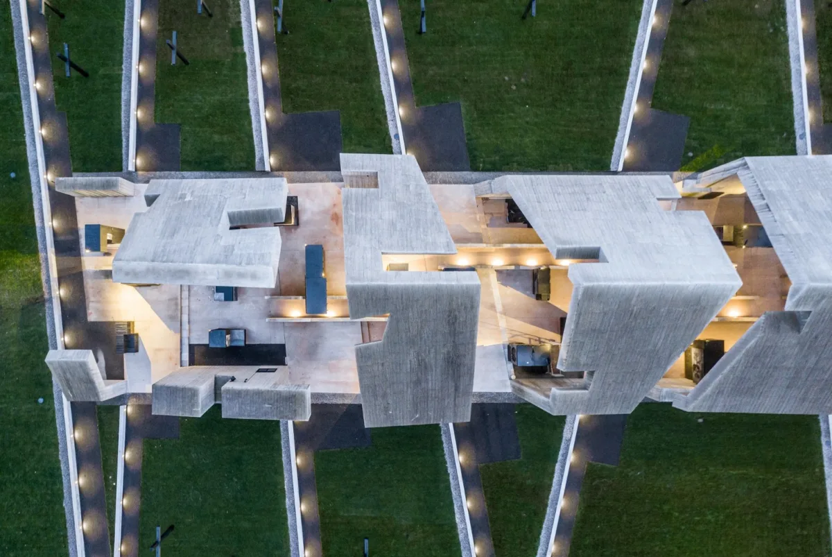 BIM建筑|波兰殉难者陵墓 / Nizio Design International