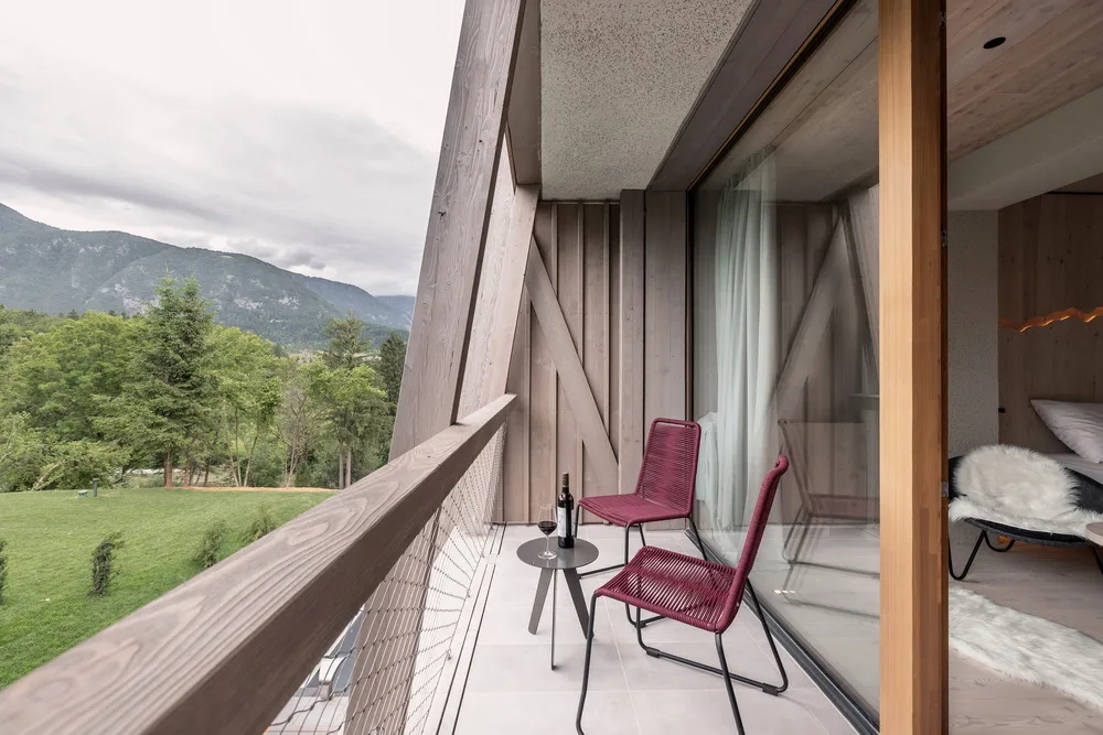 BIM建筑|Bohinj 酒店重建，文脉传承 / OFIS Architects