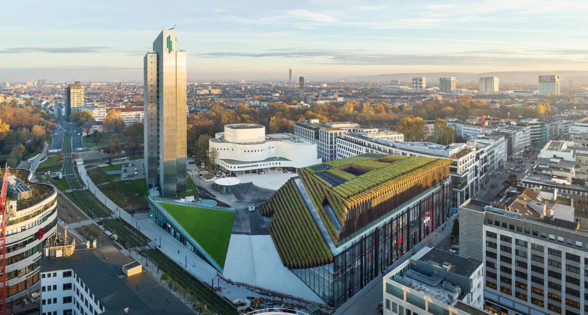 BIM建筑|欧洲最大的绿色立面建筑 Kö-BogenII 商业综合体 / ingenhoven architects