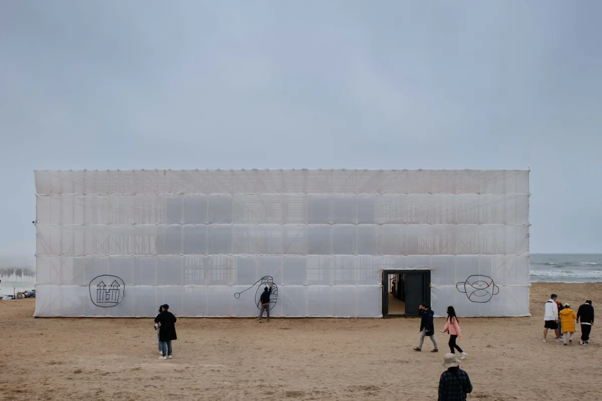 BIM建筑|晃神儿空间—阿那亚戏剧节“候鸟300”海滩临时美术馆/合木建筑工作室