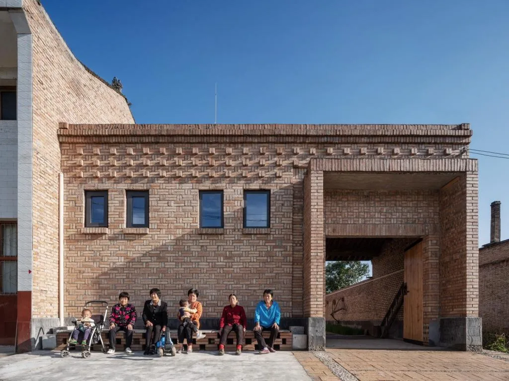 BIM建筑|关中砖瓦房的再生：咸阳·莪子村红砖房 / 西安建筑科技大学设计研究总院