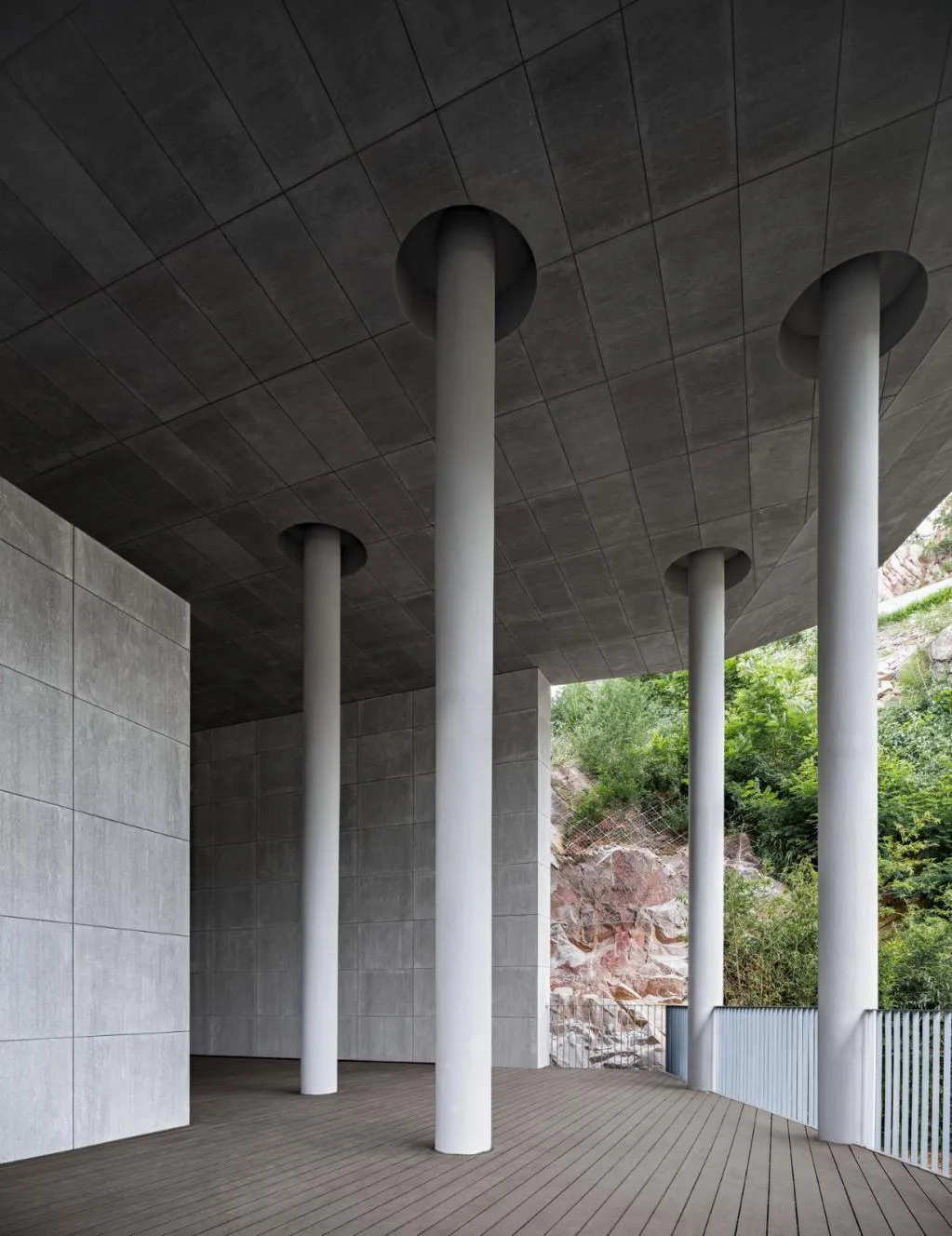 BIM建筑|极致的乡愁——泰安九女峰“故乡的月”仪式堂 / 袈蓝建筑