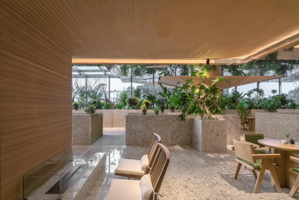 BIM建筑|日常风景下自然生长的空间：“伞之丘”生活方式集合店 / line+建筑事务所+gad