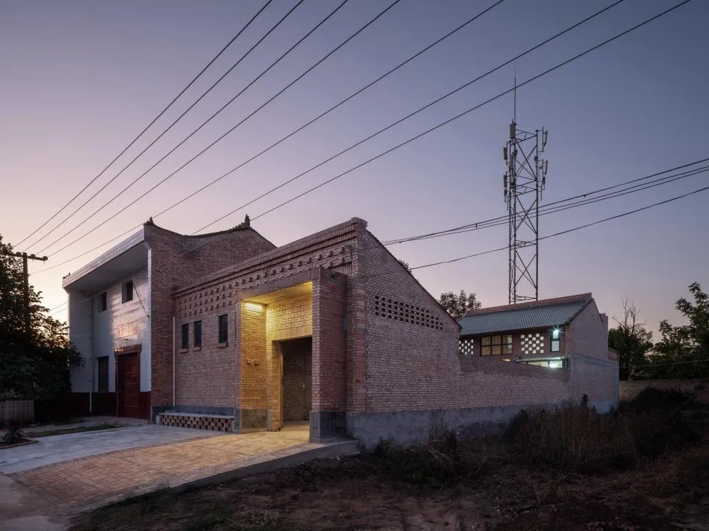 BIM建筑|关中砖瓦房的再生：咸阳·莪子村红砖房 / 西安建筑科技大学设计研究总院