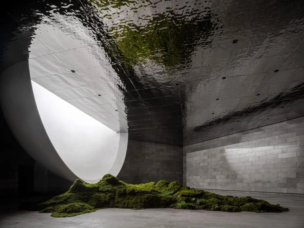 BIM建筑|极致的乡愁——泰安九女峰“故乡的月”仪式堂 / 袈蓝建筑