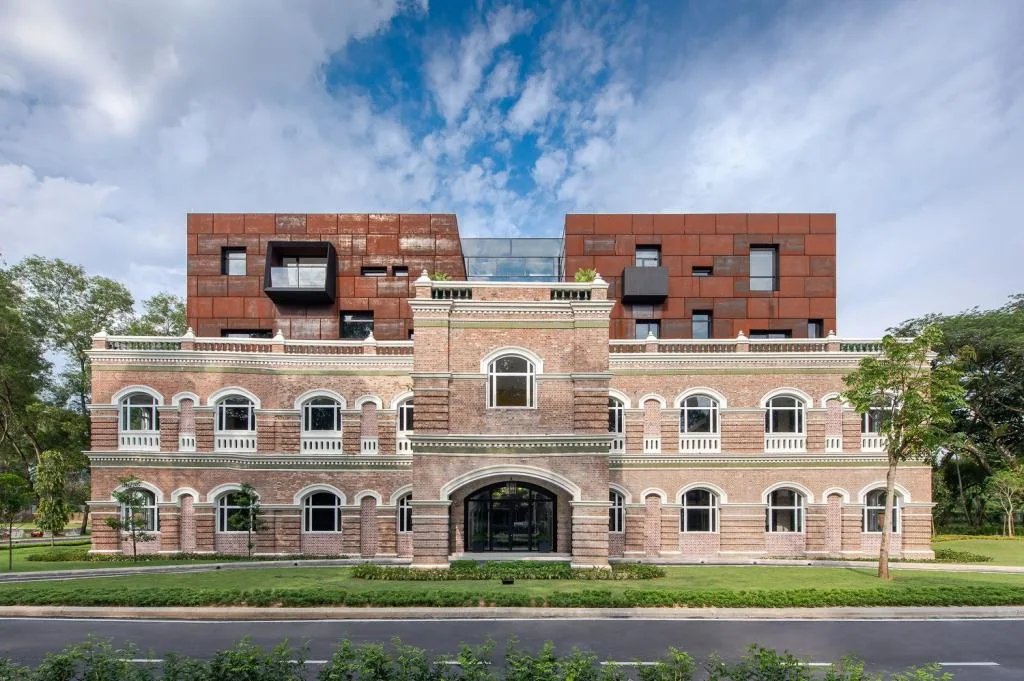 BIM建筑|从殖民建筑空壳中再生，Sentul 耐候钢办公楼 / O2 Design Atelier + YTL Land & Development
