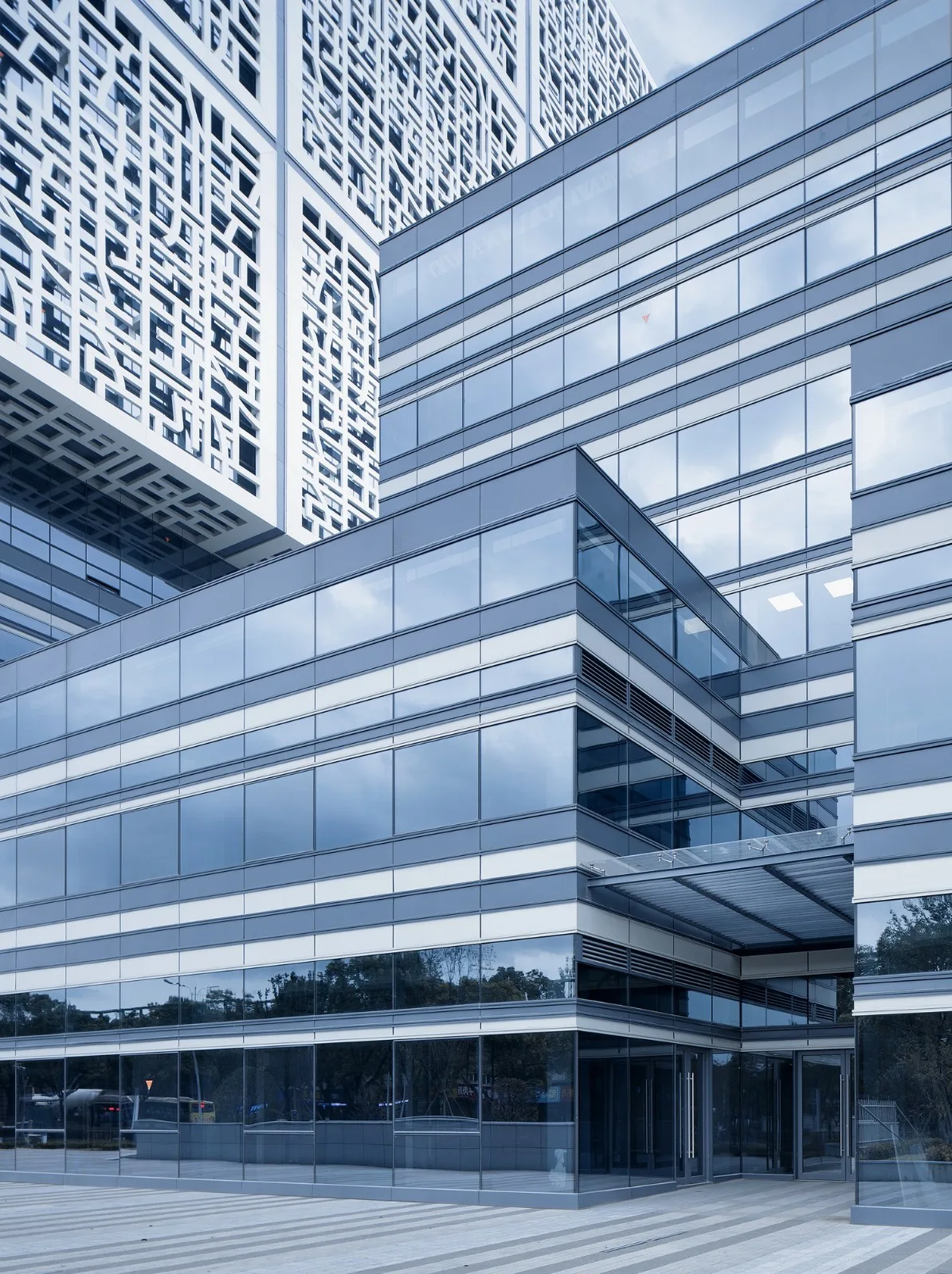BIM建筑|“能量魔方” 萧山科技城创业谷 / 浙江大学建筑设计研究院有限公司