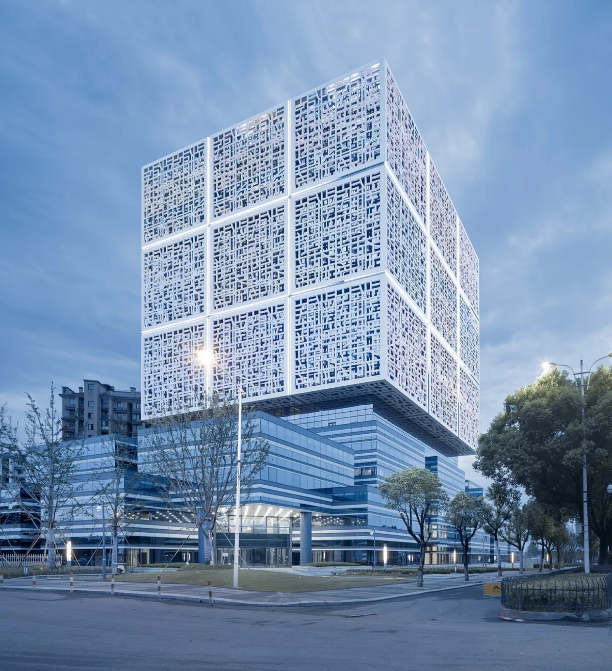 BIM建筑|“能量魔方” 萧山科技城创业谷 / 浙江大学建筑设计研究院有限公司