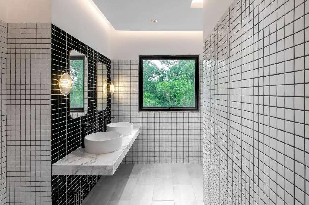 BIM建筑|从殖民建筑空壳中再生，Sentul 耐候钢办公楼 / O2 Design Atelier + YTL Land & Development