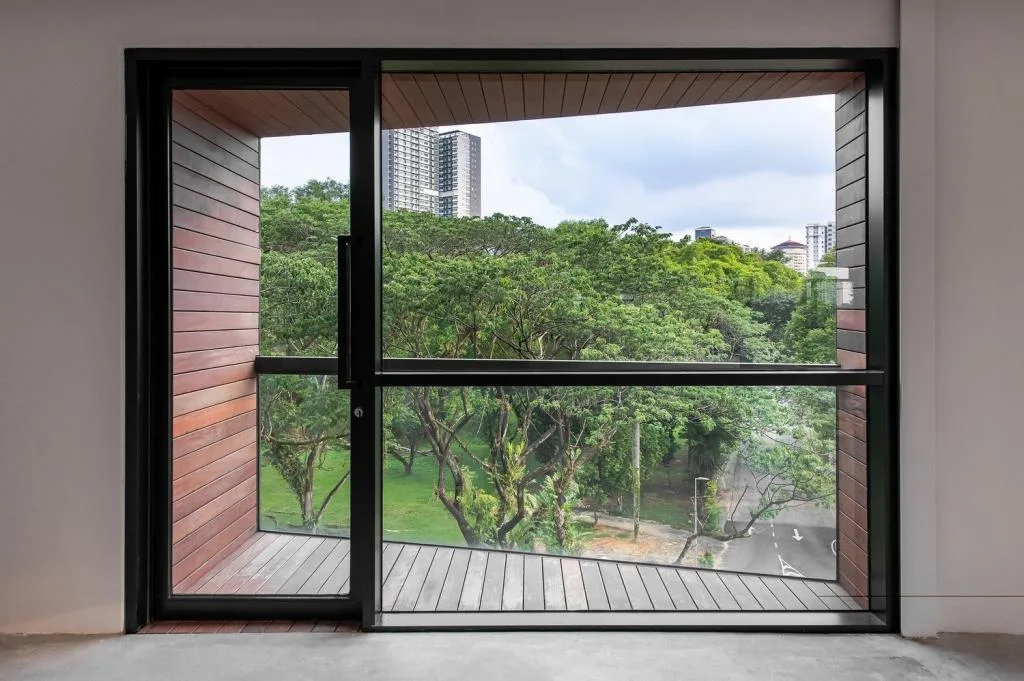 BIM建筑|从殖民建筑空壳中再生，Sentul 耐候钢办公楼 / O2 Design Atelier + YTL Land & Development