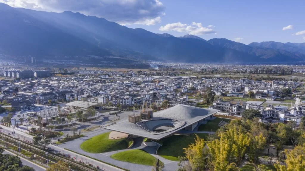 BIM建筑|杨丽萍表演艺术中心 / 朱锫建筑事务所