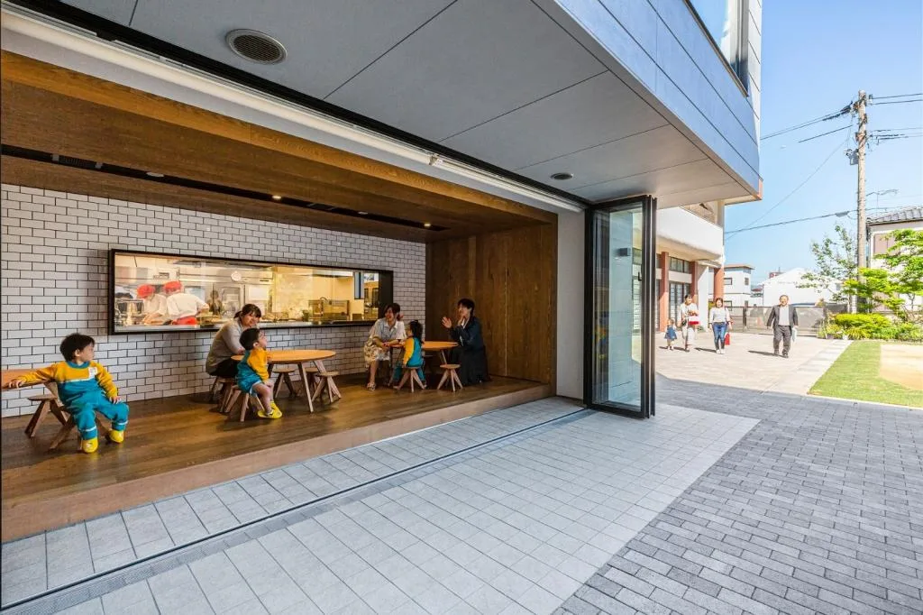 BIM建筑|EZ 幼儿园，阶梯空间搭建趣味游戏场所 / 日比野设计 + Kids Design Labo