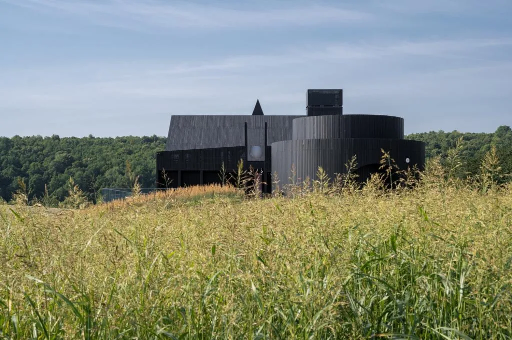BIM建筑|库代克山公园游客接待中心 / Megabudka Architecture Bureau