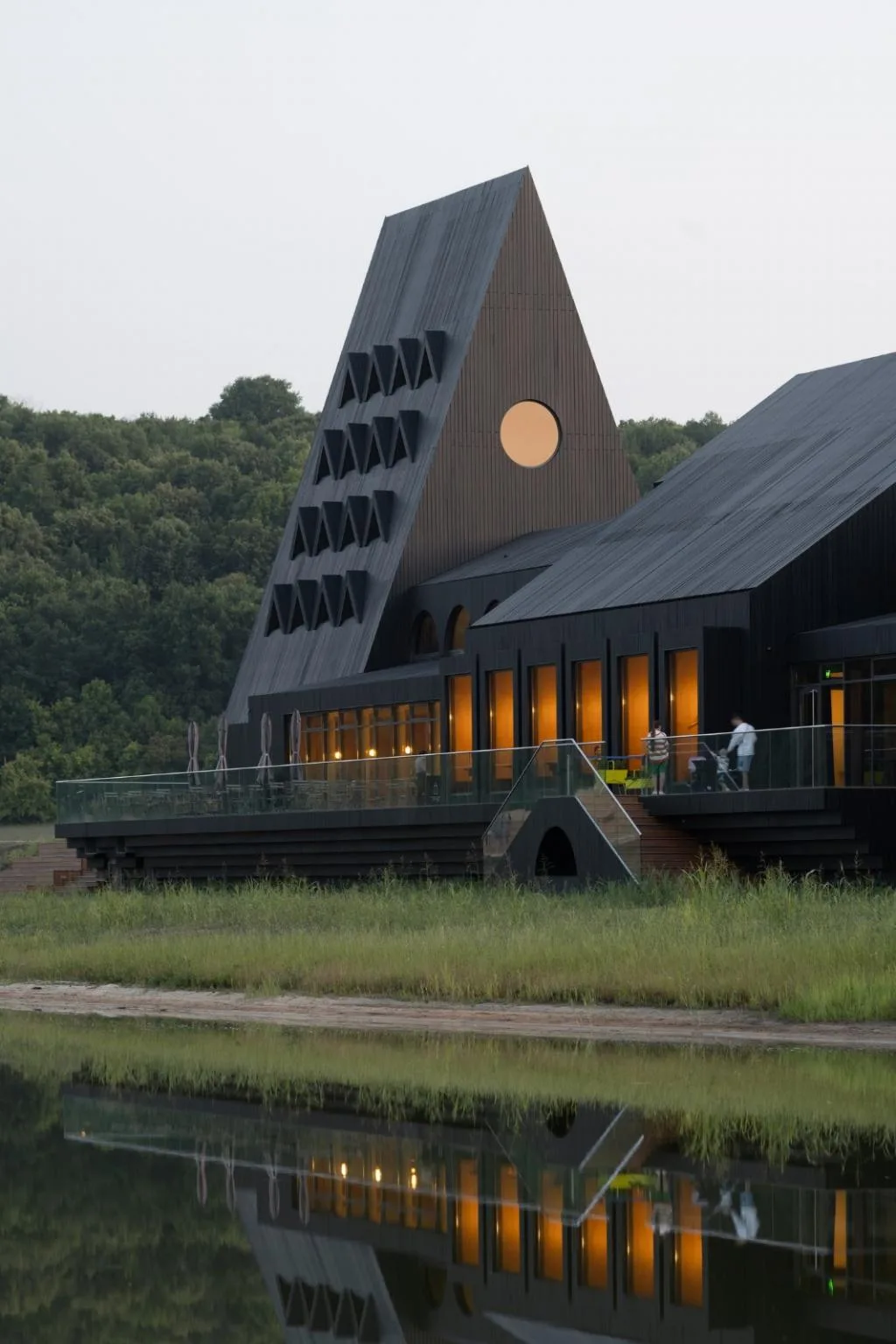 BIM建筑|库代克山公园游客接待中心 / Megabudka Architecture Bureau