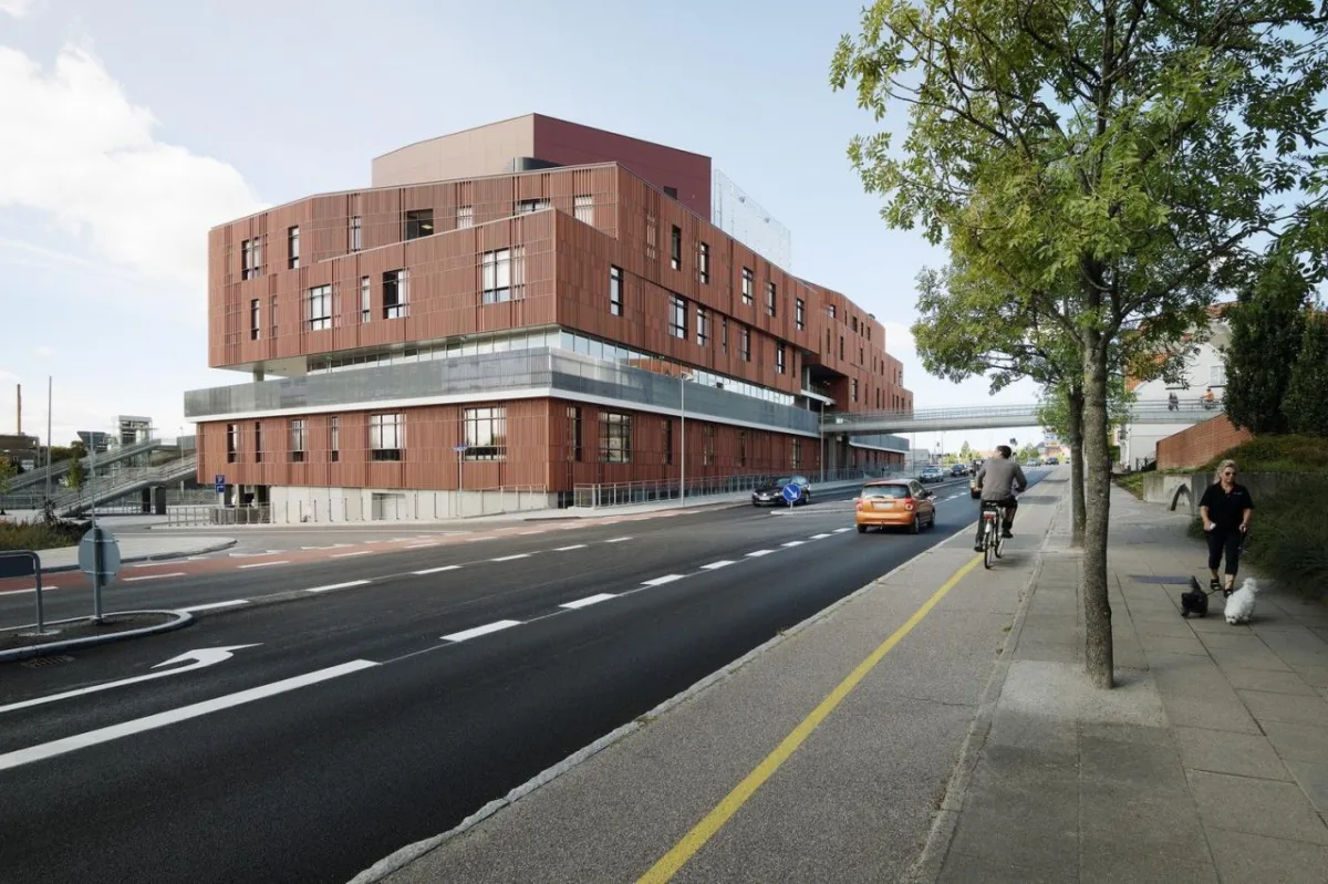 BIM建筑|Mercantec Midtbyens 体育馆 / Cubo 建筑事务所