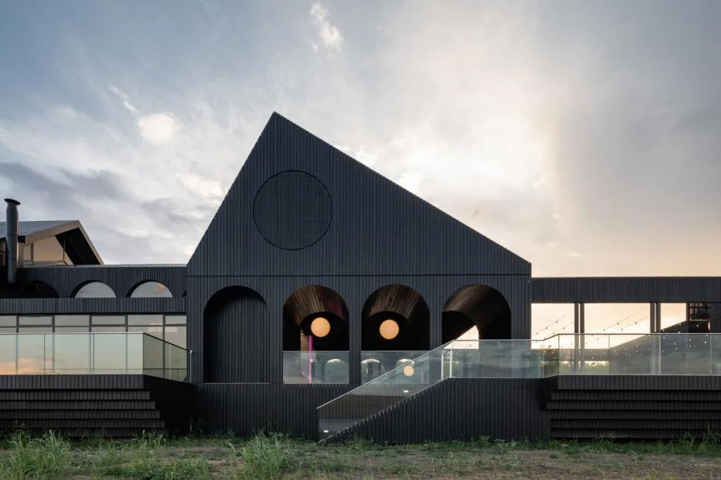 BIM建筑|库代克山公园游客接待中心 / Megabudka Architecture Bureau