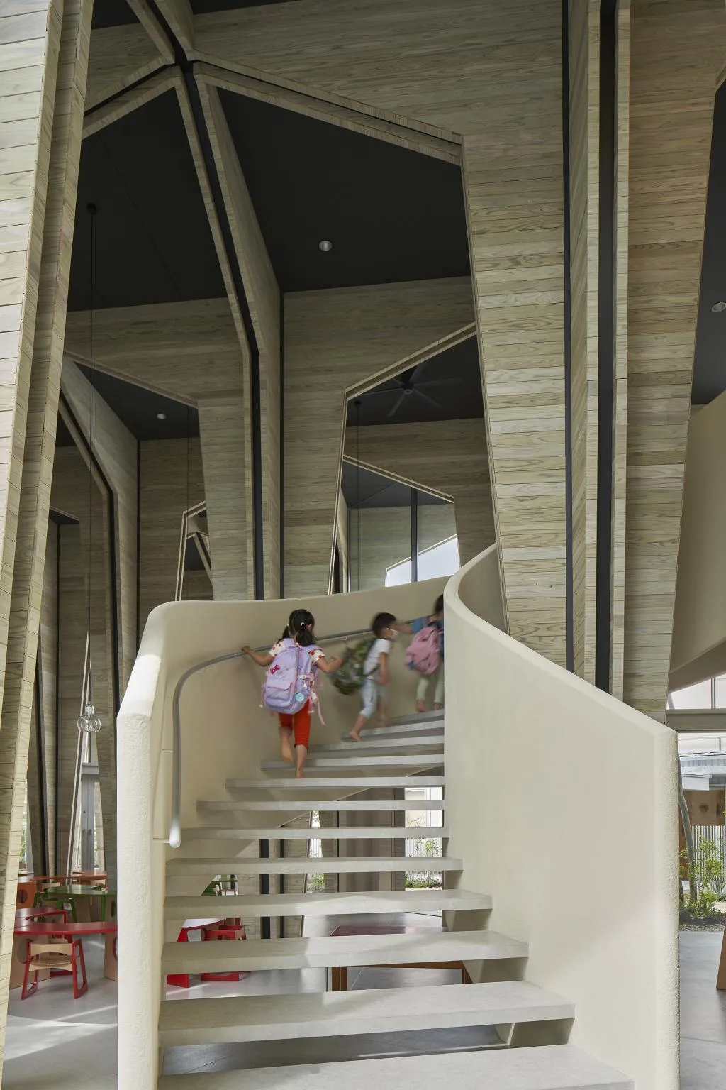 BIM建筑|巨构与小人儿，筑紫森林幼儿园 / UID Architects