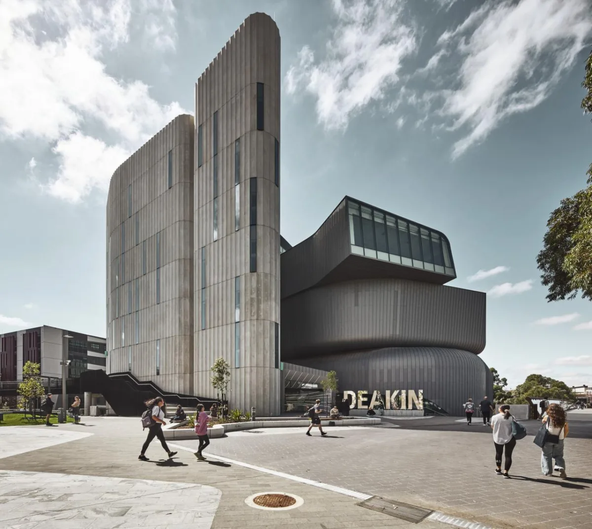 BIM建筑|迪肯大学法学院大楼 / 伍兹贝格